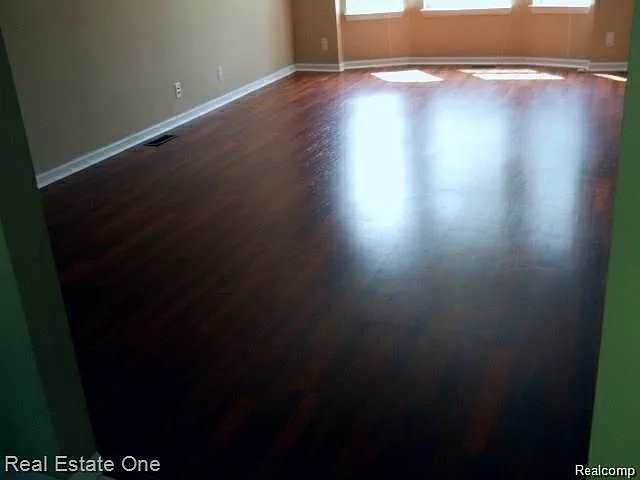 2 bed, 1.5 bath, 1668 sqft, $2,100 — Photo 3