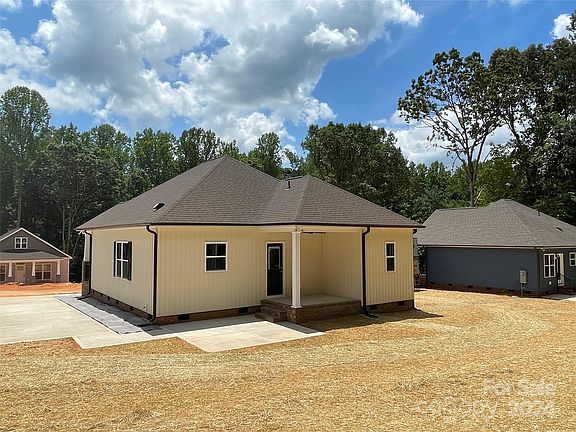 4th image of 707 Dalton Creek Ln