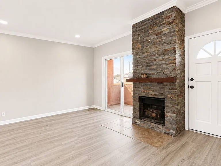 14714 S Budlong Ave #4 — Photo 4