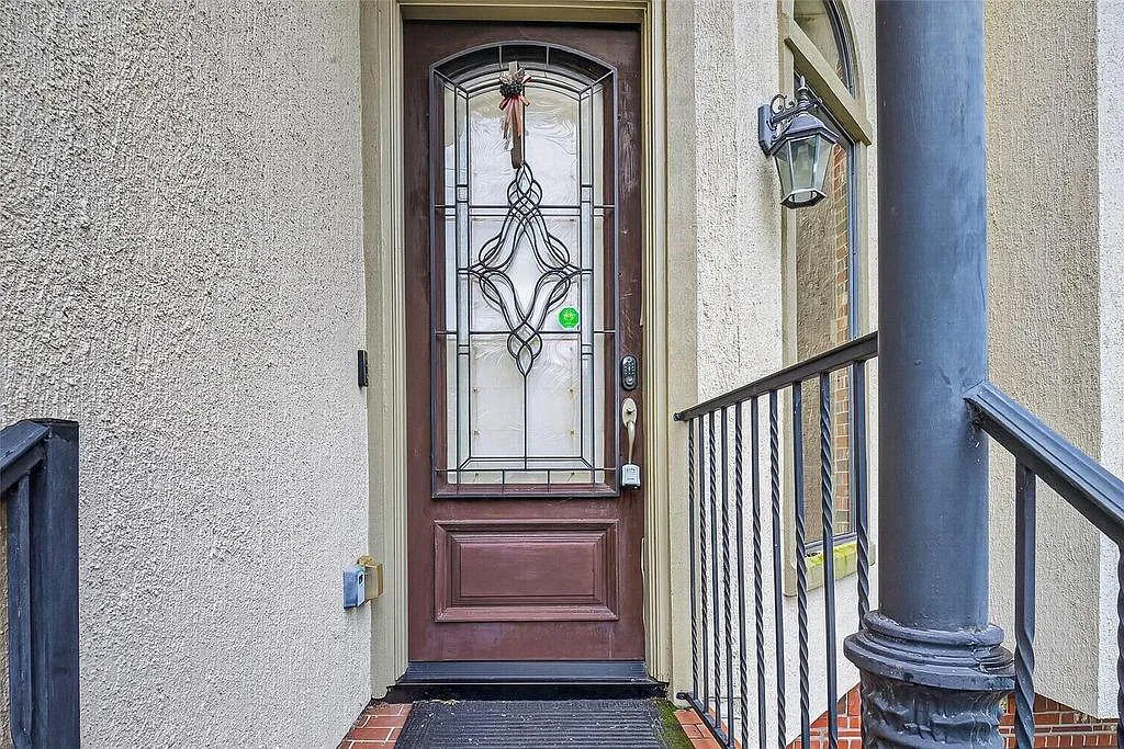 3 bed, 2.5 bath, 3311 sqft, $3,500 — Photo 2