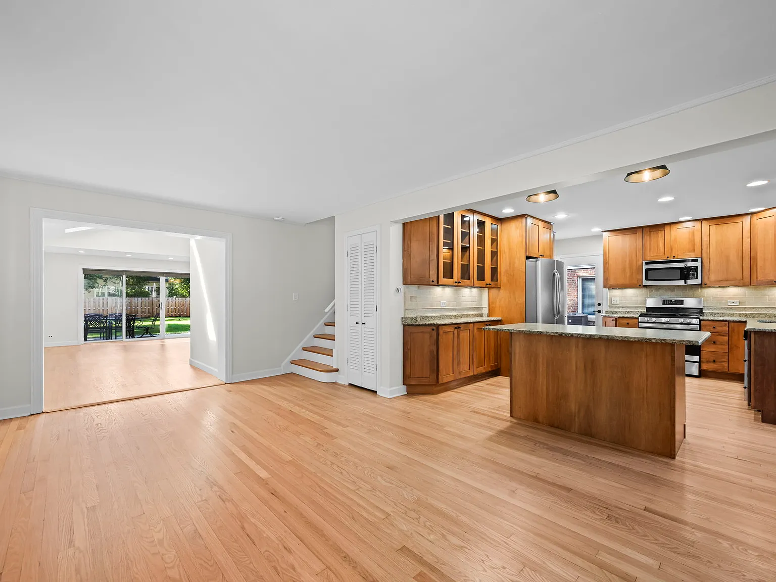 3 bed, 1650 sqft, $4,250 — Photo 3