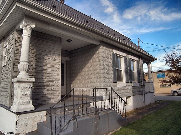 2nd image of 933 East Blvd