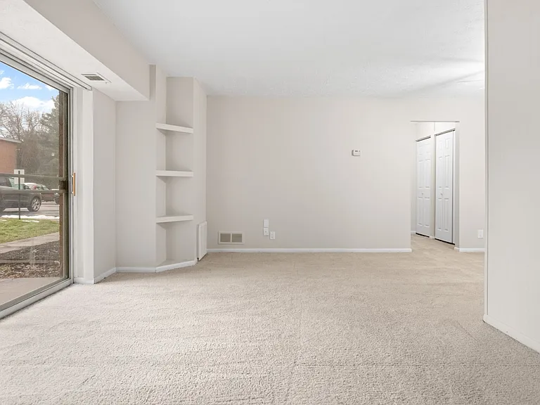 The Hillcrest Apartments — Photo 47
