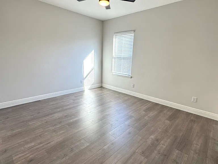 12784 Garridan Ave — Photo 21