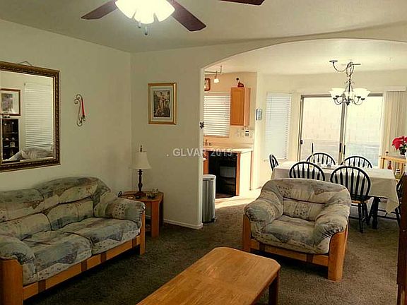 2nd image of 9569 Grapeland Ave