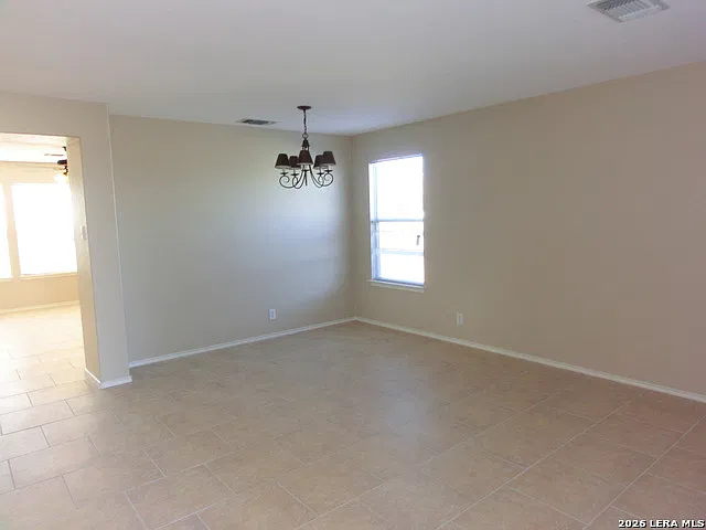 4 bed, 2.5 bath, 2430 sqft, $1,985 — Photo 3