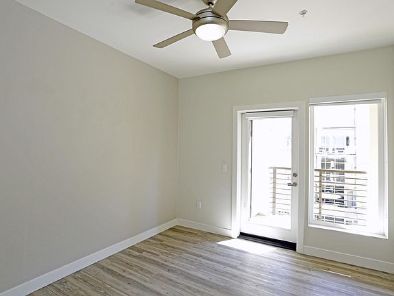 4th image of 458 10th Ave #412