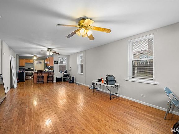 4th image of 2335 Louisiana Ave