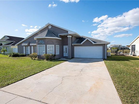 3rd image of 250 Satinwood Cir