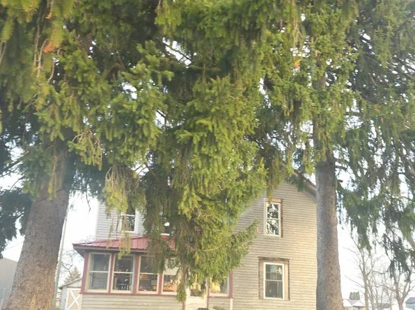 523 S James St, Goodland, IN 47948