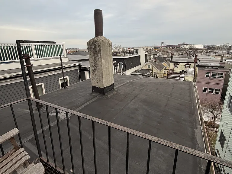 215 Lexington St #3 — Photo 9