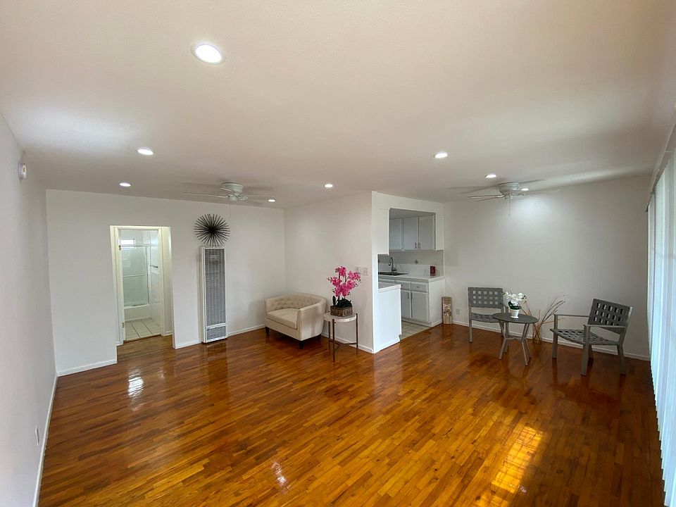 1st image of 2701 Abbot Kinney Blvd APT 3