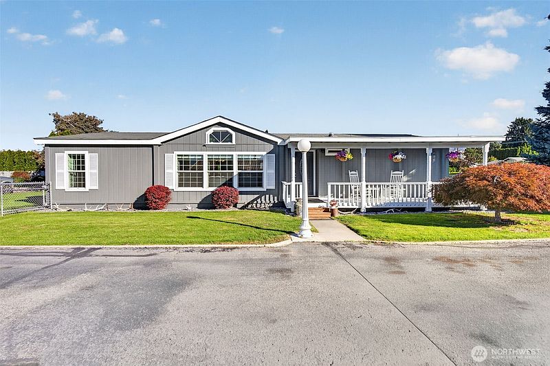 2nd image of 407 Nightengale Place