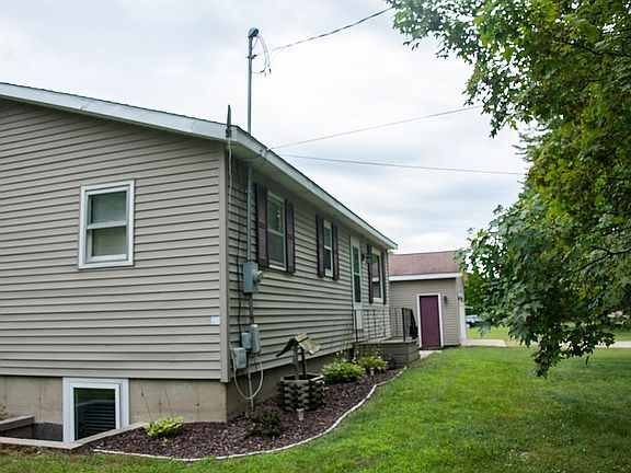 3rd image of 2539 Melby St