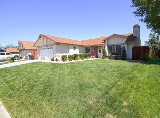2715 Sunnyvale Rd, Lancaster, CA 93536