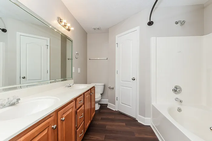 2057 Aberdeen Cir — Photo 12