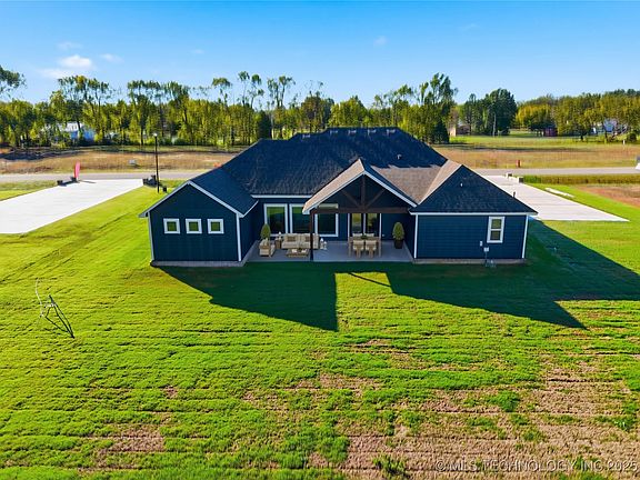 6th image of this home