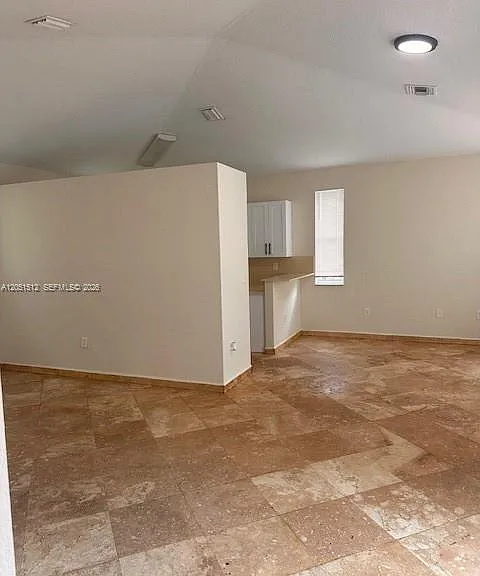 21733 Ingraham Ave — Photo 5