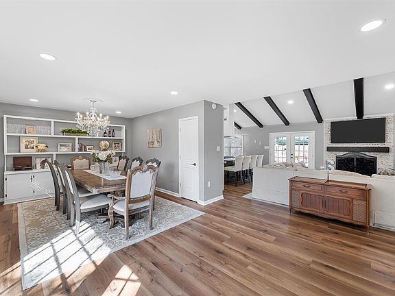 4th image of 2801 N 42nd St