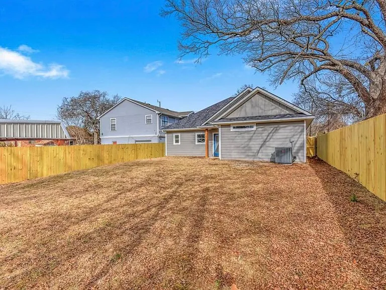 920 W Coffin St — Photo 14
