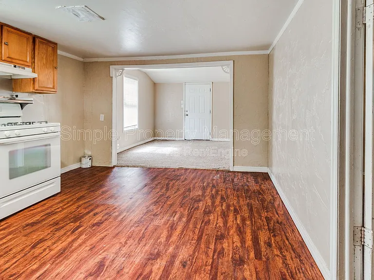 2117 SE 12th St — Photo 8