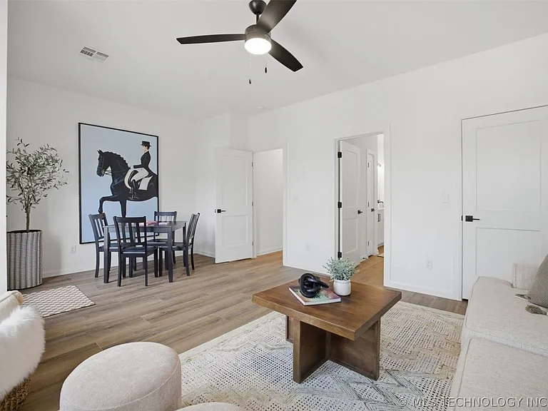 504 E B St — Photo 70