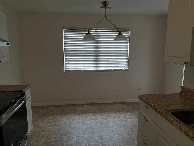 1125 Old Denbigh Blvd — Photo 5
