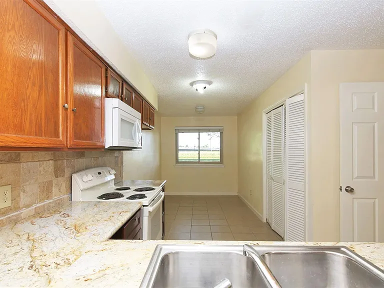 2115 E Weldon Dr — Photo 8
