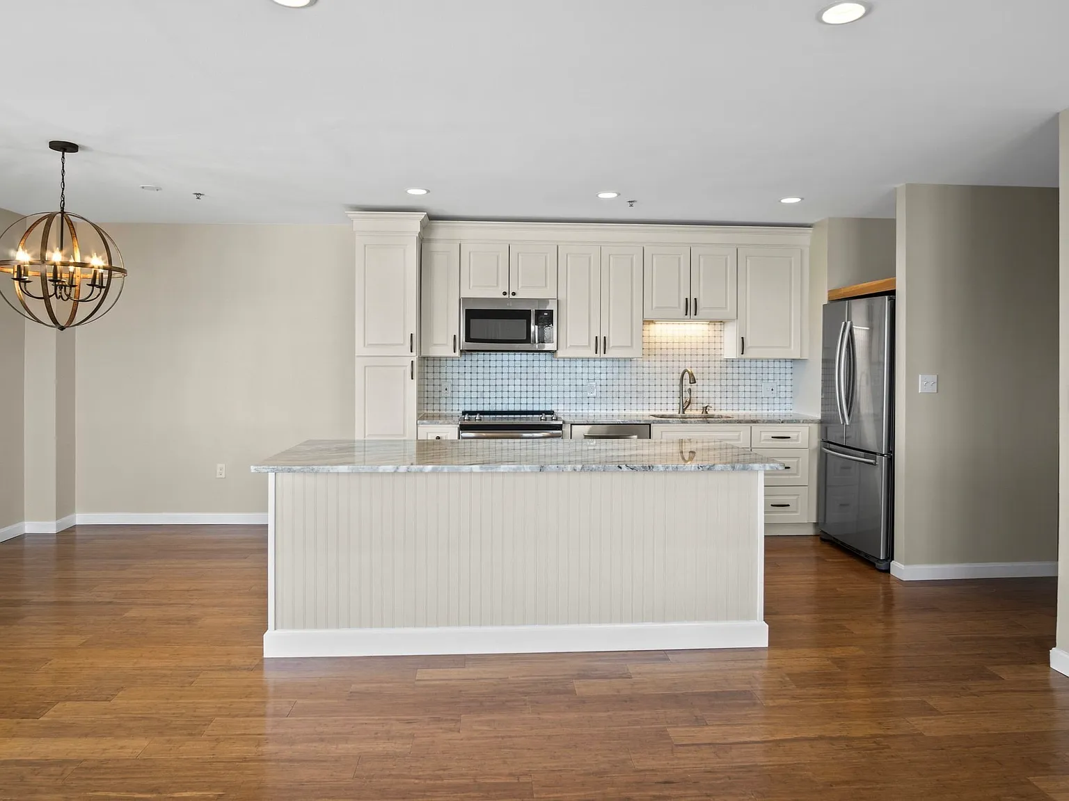 2 bed, 2.5 bath, 1005 sqft, $3,000 — Photo 4
