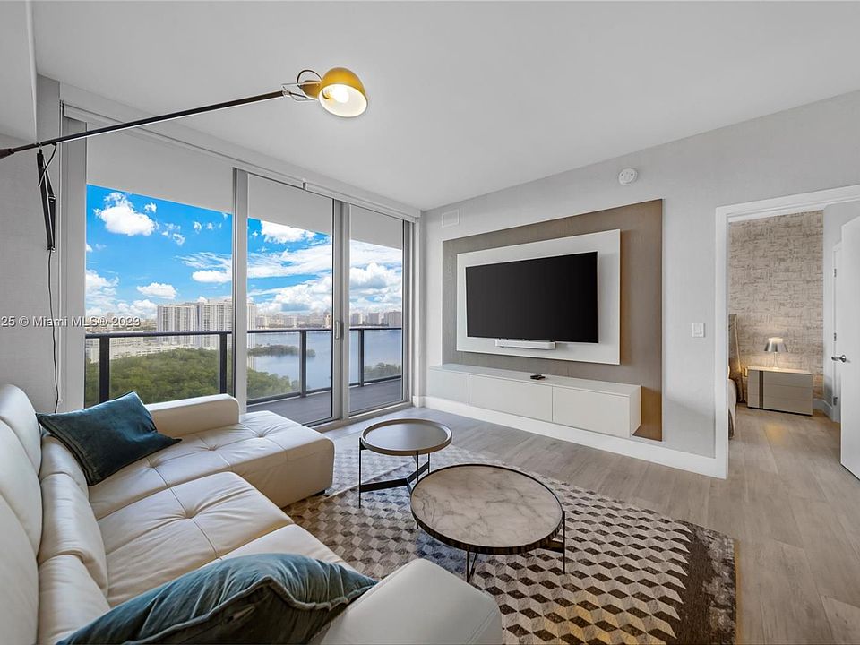 1st image of 16385 Biscayne Blvd #2003