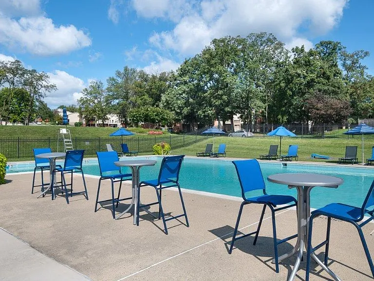 Skylark Pointe Apartment Homes — Photo 9