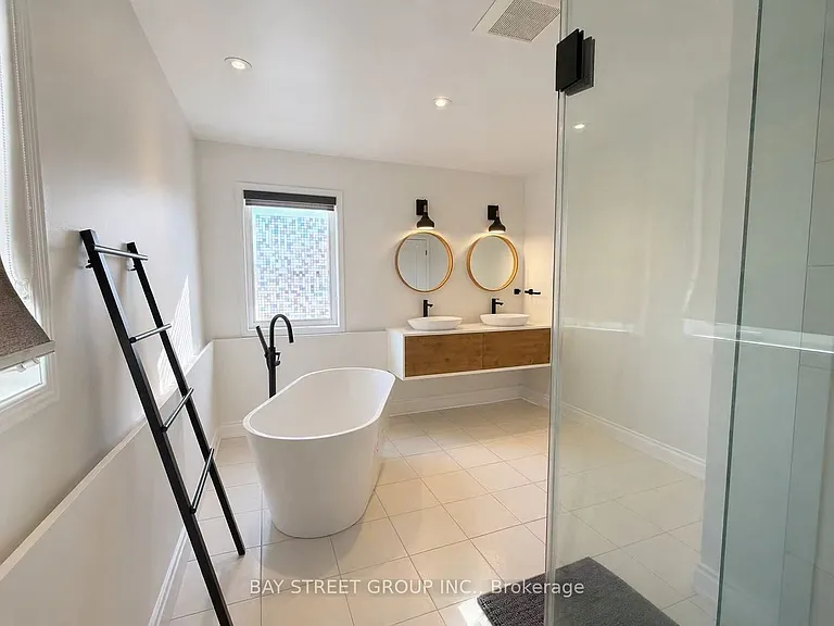 42 Fouracre Way #UPPER LEVEL — Photo 27