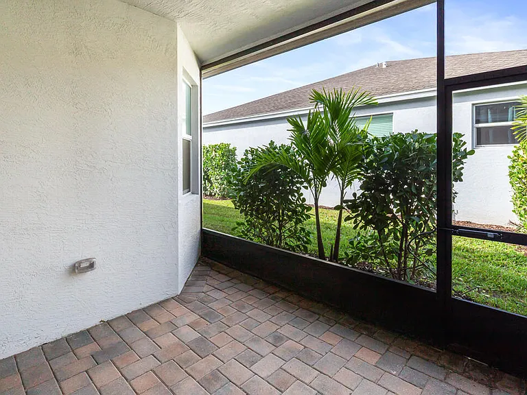 2590 Bella Vista Cir — Photo 25