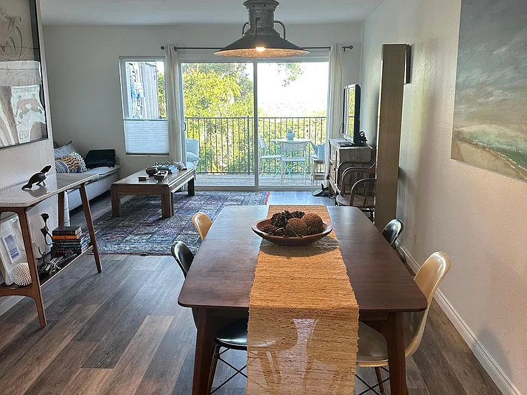 988 Miramonte Dr #7 — Photo 14