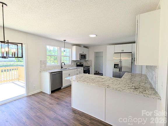 5th image of 2032 Rocky Creek Ln