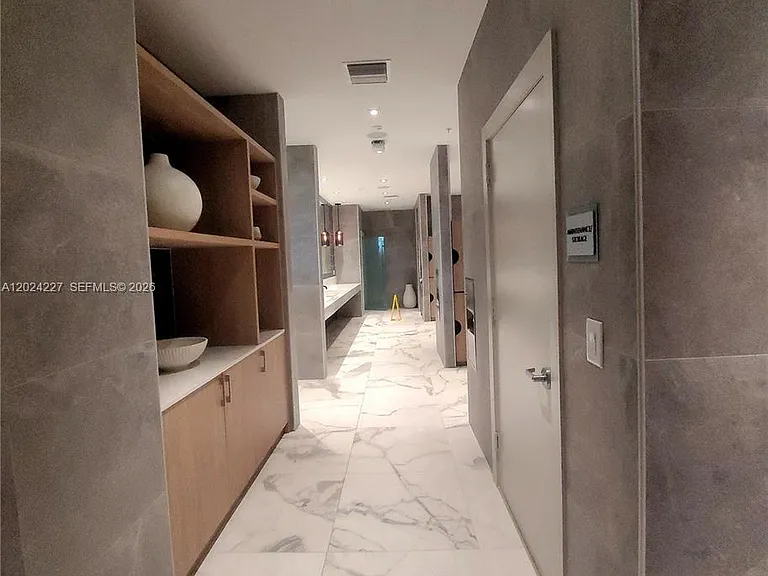 90 SW 3rd St #2208 — Photo 41
