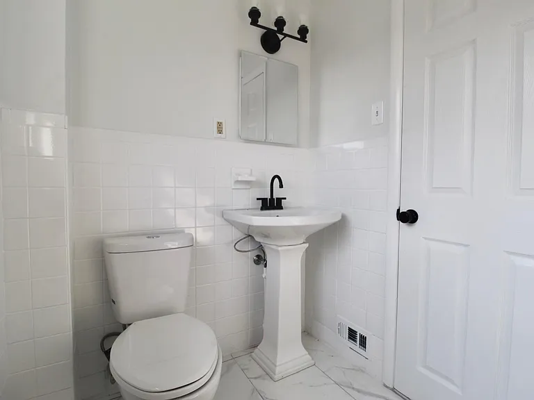 4422 Bloomfield Ave #2 — Photo 4