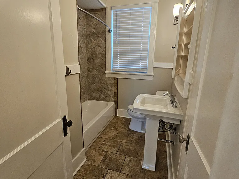 212 S Willett St #2 — Photo 13
