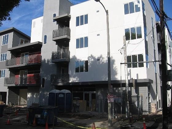4th image of 1555 Gordon St #1555