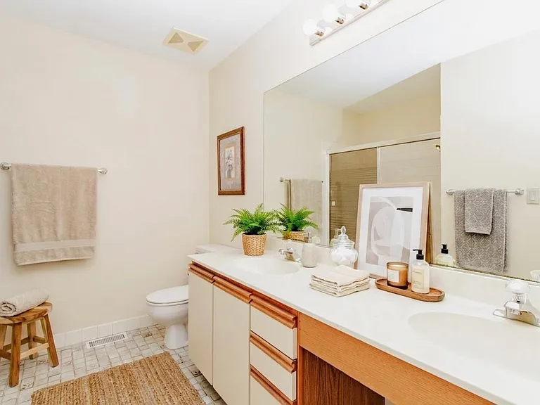 814 Dunhill Dr — Photo 14