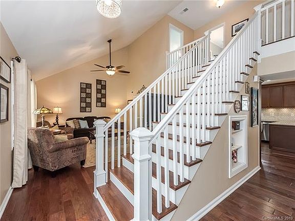 4th image of 4101 Windmill Pl