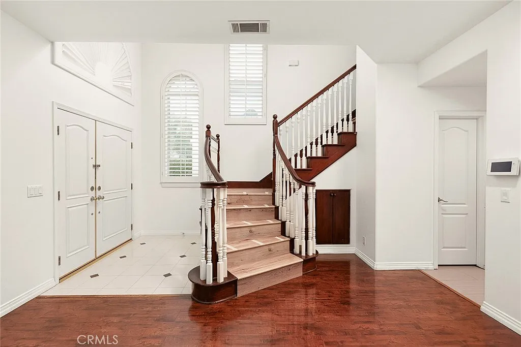 3 bed, 2.5 bath, 1806 sqft, $3,900 — Photo 4