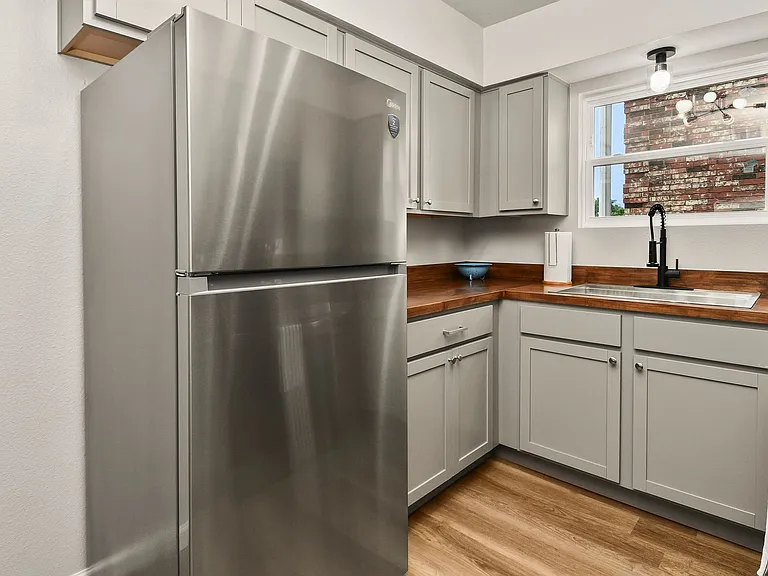 2035 S Florence Ave — Photo 47