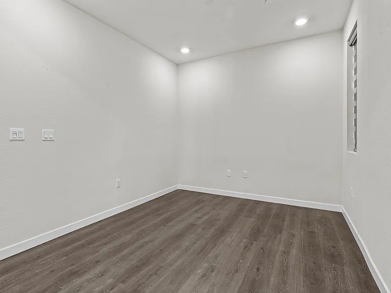 933 Tern Dr — Photo 13
