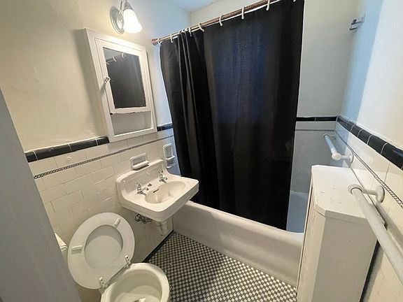 4th image of 195 Thomas Burgin Pkwy Unit 305