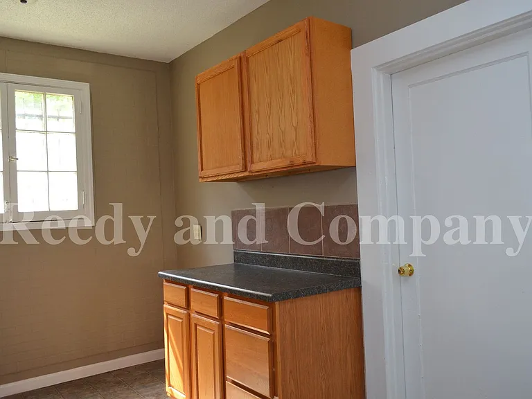 First Month Free; Adorable Duplex In Crosstown Area! — Photo 13