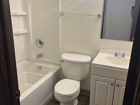 5th image of 306 Harvey Ave APT 2