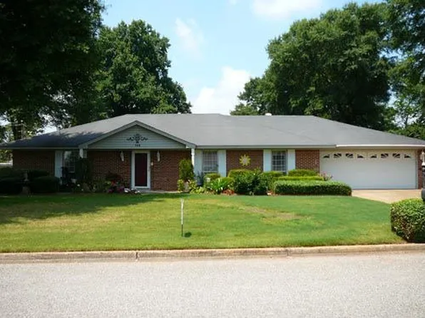 105 Gail St, Prattville, AL 36066