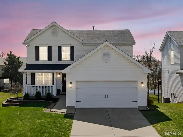 1133 Oakley Ln, Lake Saint Louis, MO 63367