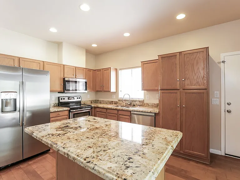 7640 E Barstow St — Photo 10